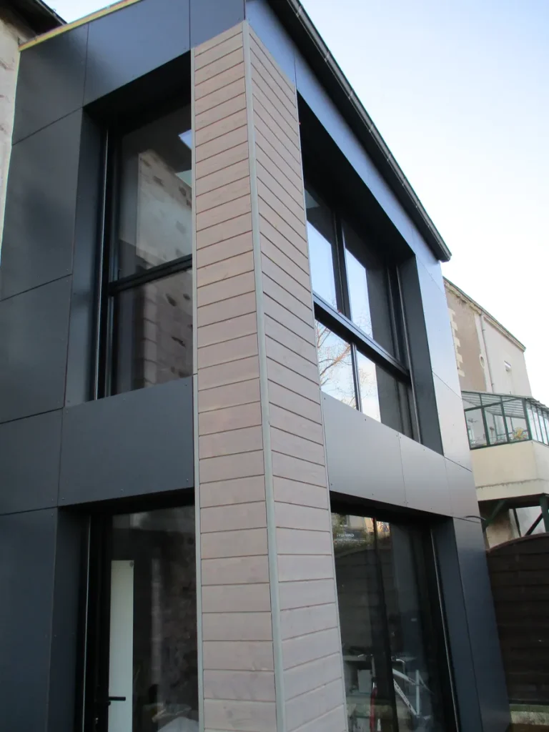 Réalisation d'aménagement extérieur par Cyril Leclair, menuisier agenceur à Treize-Septiers
