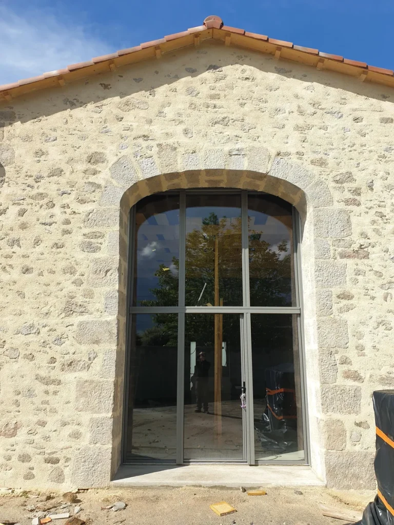 Réalisation d'aménagement extérieur par Cyril Leclair, menuisier agenceur à Treize-Septiers