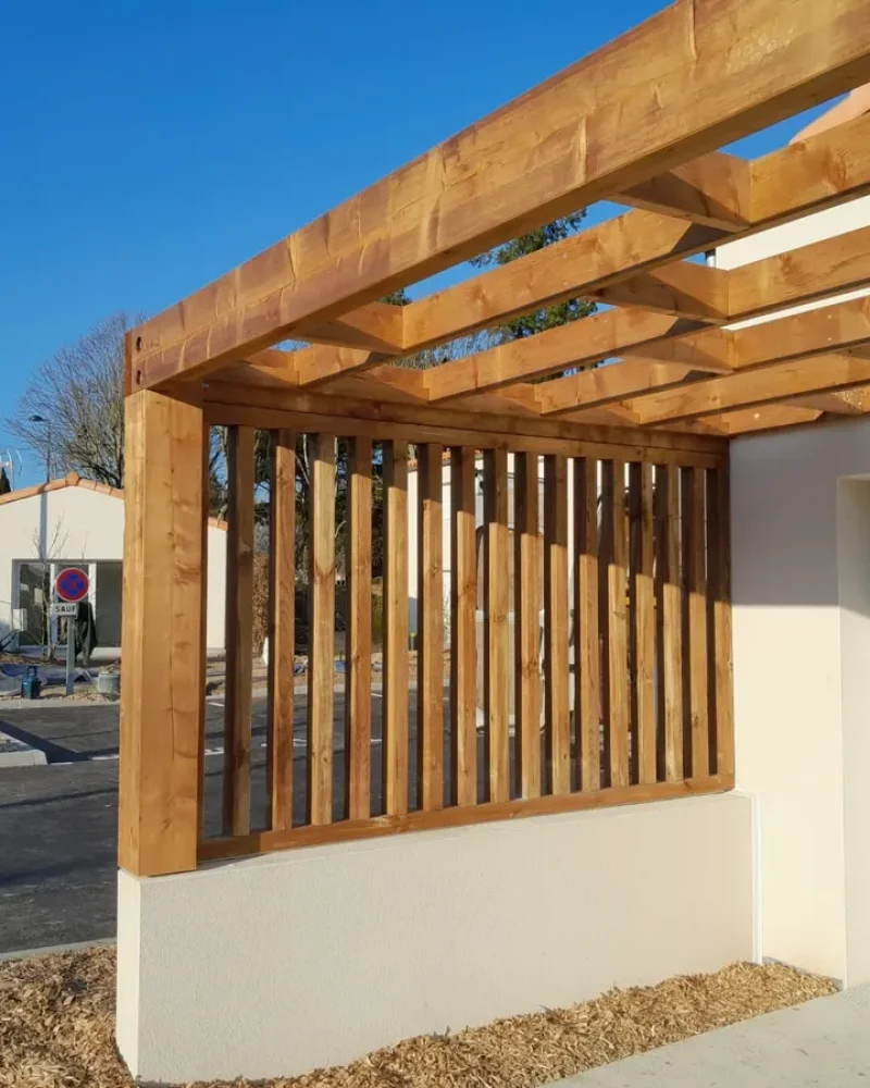 Réalisation d'aménagement extérieur par Cyril Leclair, menuisier agenceur à Treize-Septiers