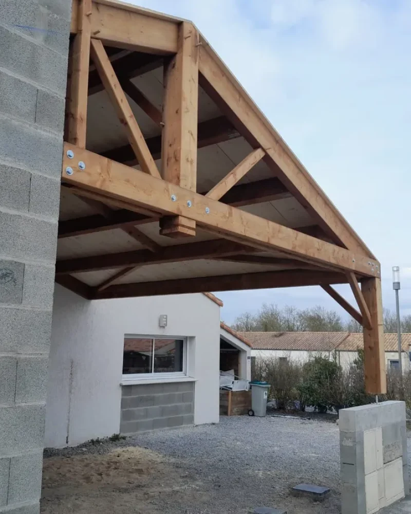 Réalisation de charpente par Cyril Leclair, menuisier agenceur à Treize-Septiers