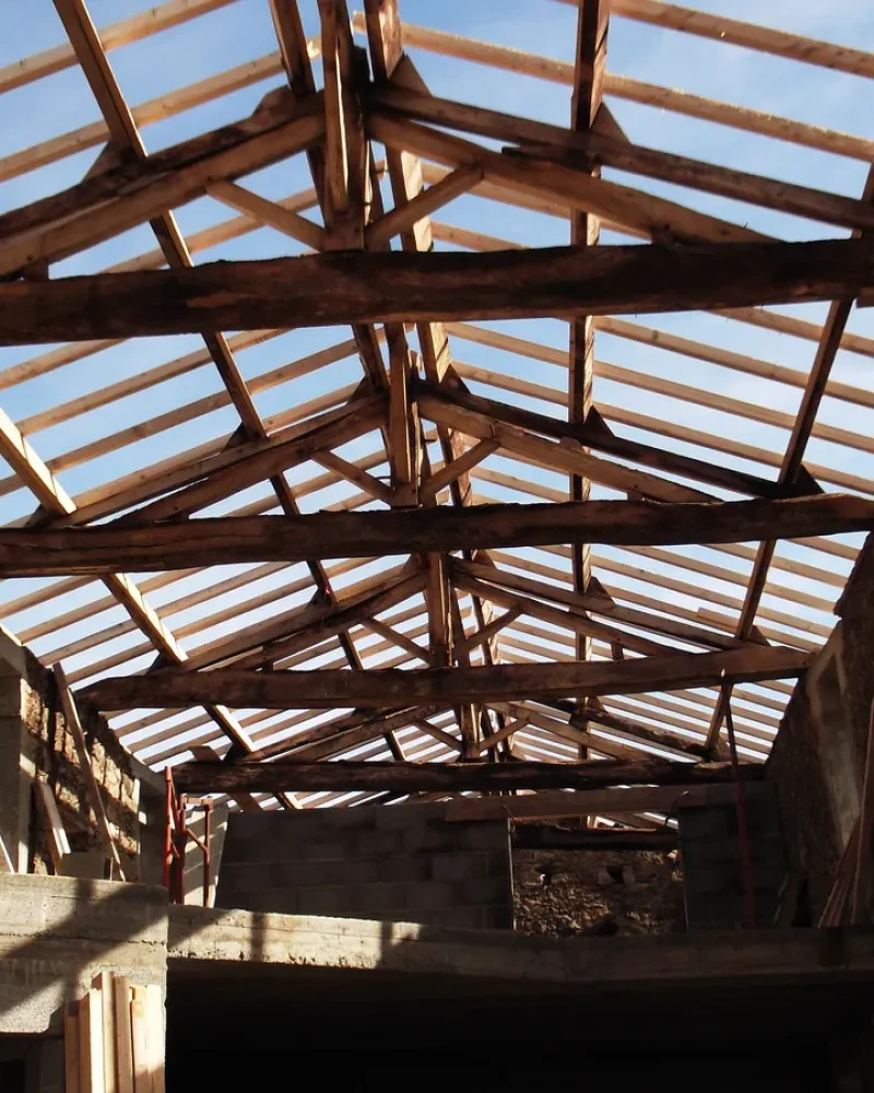 Réalisation de charpente par Cyril Leclair, menuisier agenceur à Treize-Septiers